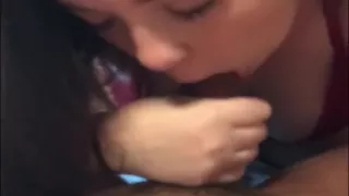 Amateur teen loves to give head with a big facial