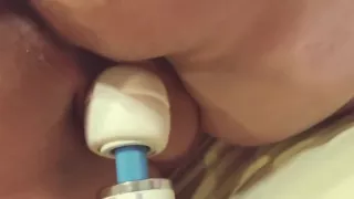 Interview with BBW slut ends in orgasm.