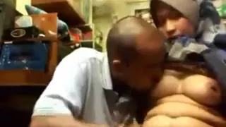 Jilbab Dengan Pacar Botak