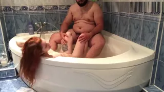 redhead give Valentine's Day bj in bath