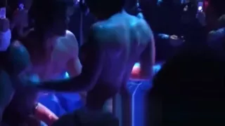 Show de sexo en vivo con Sasha en la pileta de la Sexpoerotica