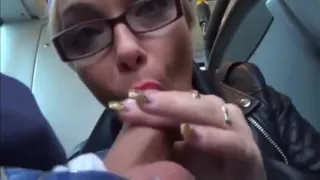 Blowjob in a pubblic bus for two slutty teen