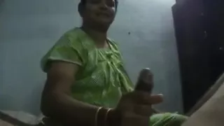 BEST SLIMY Handjob Indian Desi aunty wife