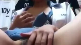 Asian teen send her boyfriend some nude videos