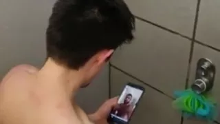 Geile Jungs in der Dusche