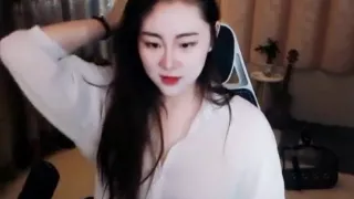 Beautyful chinese girl show cam