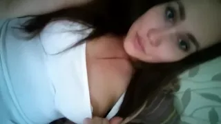 Сочная девушка мастурбирует на камеру!1
