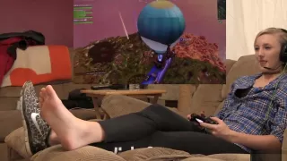 Trixie dominates nerds in Fortnite while teasing them with her feet