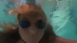 MaryUnderwaterandPetLover Playing with rings II