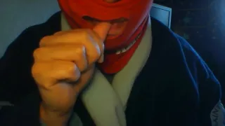 Fille fétichiste des mains livecam 06/05/17 suce son pouce ronge son ongle