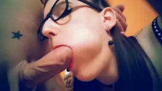 This Is How You Are Supposed To Deep Throat!