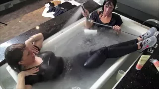 Girlfriens in bathtub clothes