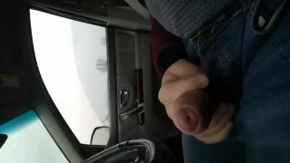 Öffentliche Masturbation im Auto in der Nähe der Uni