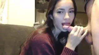 OMG, Hottest teen girl I've ever seen giving head