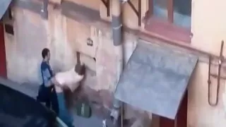 Horny couple having an amazing quick shag in an ally