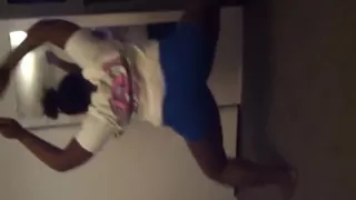 Bubble butt ebony girl showing her amazing twerking skills