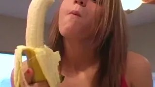 Sexy amateur chick filmed herself deepthroating a banana