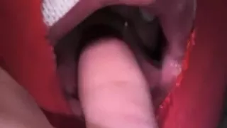 Deborah suce lèche son pouce et doigts droits érotique fellation asmr