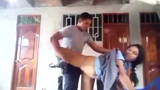 Policía follando colegiala