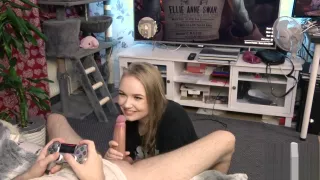 He tries to play RDR2 while she plays with his cock!