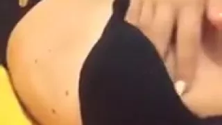 Brüste auf dem Periskop zeigen