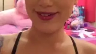 Blonde american twerks on periscope