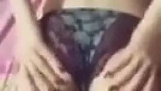 boyfriend filming his skinny girlfriend on periscope