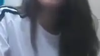 Spanische Hottie strippt nackt auf Periscope