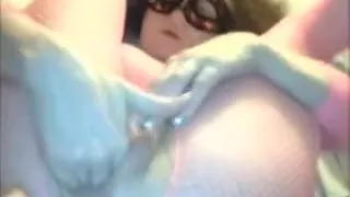 MILF likes openings padding