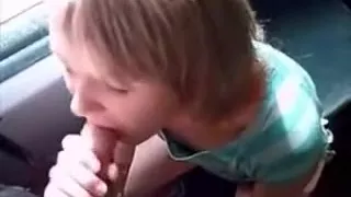 teen girlfriend  give a suck off in the boom