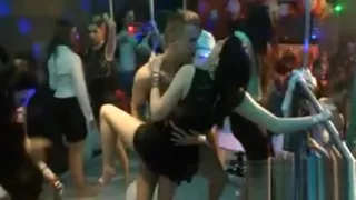 Darlingas are sharing their luscious hooters and cookies