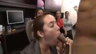 Wilder Fick im ganzen Restaurant