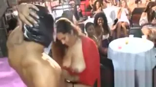 Nice-looking Dudes Are Loving Babes' Huge Blowjobs