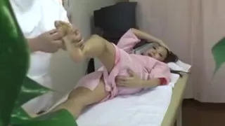 Alluring Oriental girl changes clothes and relishes a subli