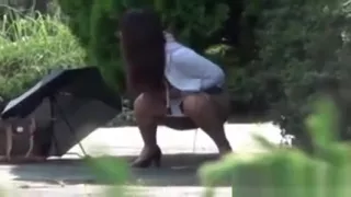 Spex asian pees in park