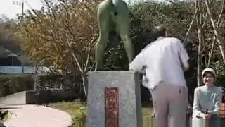 Crazy Japanese Bronze Statue Moves