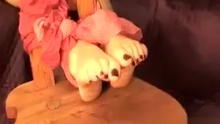 Cute Feet Addict Shelby Moon Playing