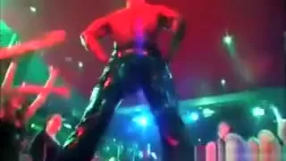 Heiße Stripperin zeigt Vermögen bei Cfnm Hardcore Orgie