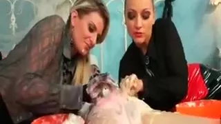 Dyke Threesome With Wam Hot Bitches