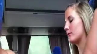 Blonde Cirl Complete Nacked On Public