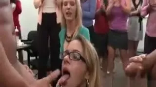 Perv Slides Booty Blond Models Jeans To Go Naughty On Her