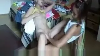 Kissing And Fingering Of Two Teenies