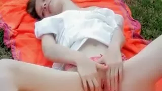 Delicate Gloria Spreading Her Pink Twat Hole Outdoor