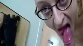Quick Blowjob In Changing Room