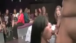 Sexy Brunette Babe Goes Crazy Sucking