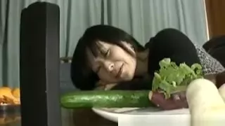 Japanese MILF enjoys masturbation