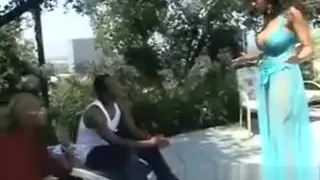 Big Titty Ghetto Black Hottie Showing Assets