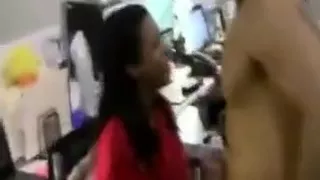 Echte CFNM-Damen wichsen Stripperinnen ab