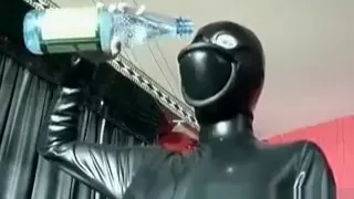 Chick with amazing body in latex