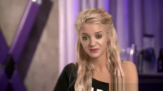 Nuttige Blondine nimmt Freund mit ins Swingerhaus